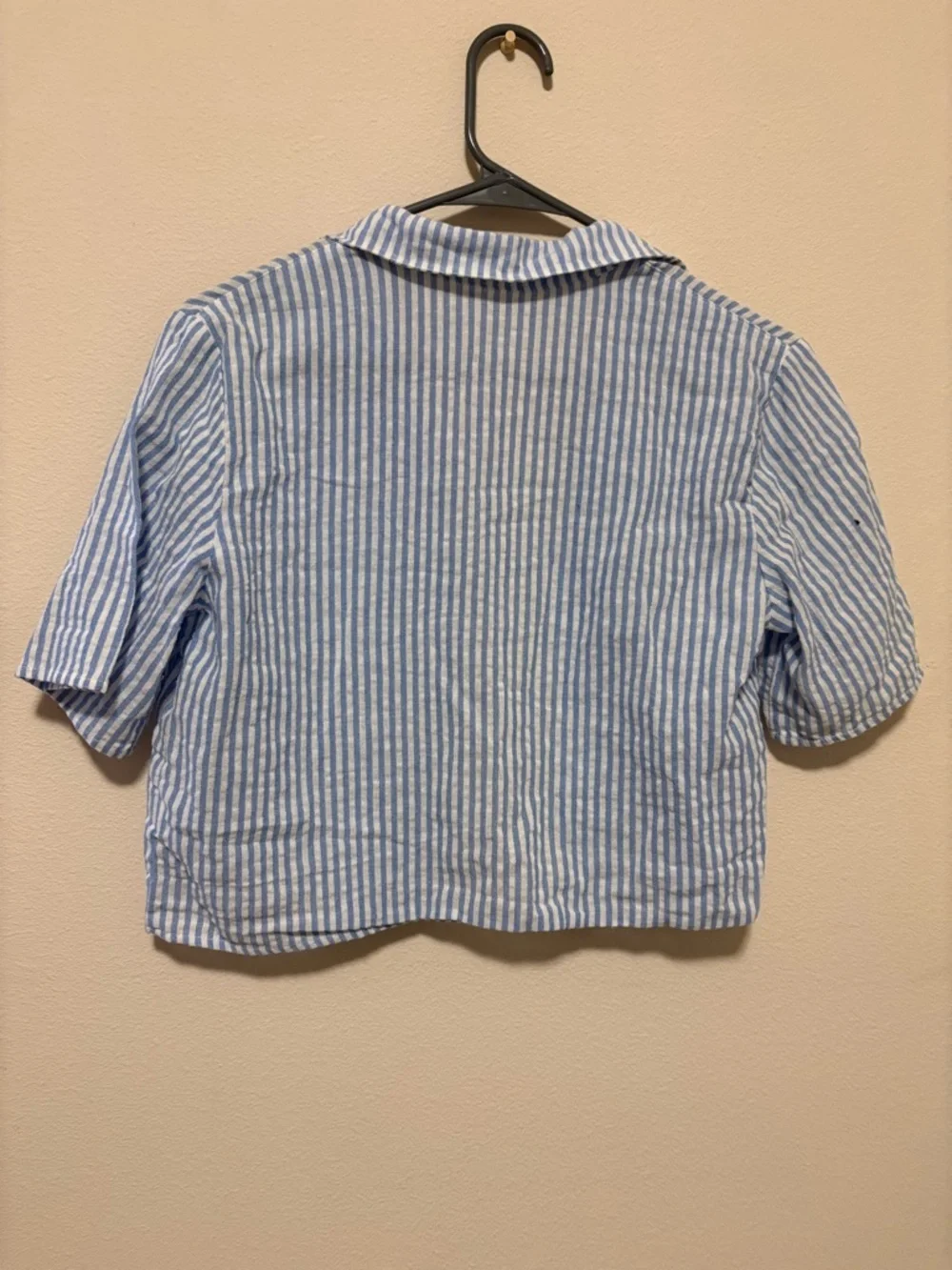 La Hearts Blue and White Striped Crop Button-Up Top - Picture 3 of 3